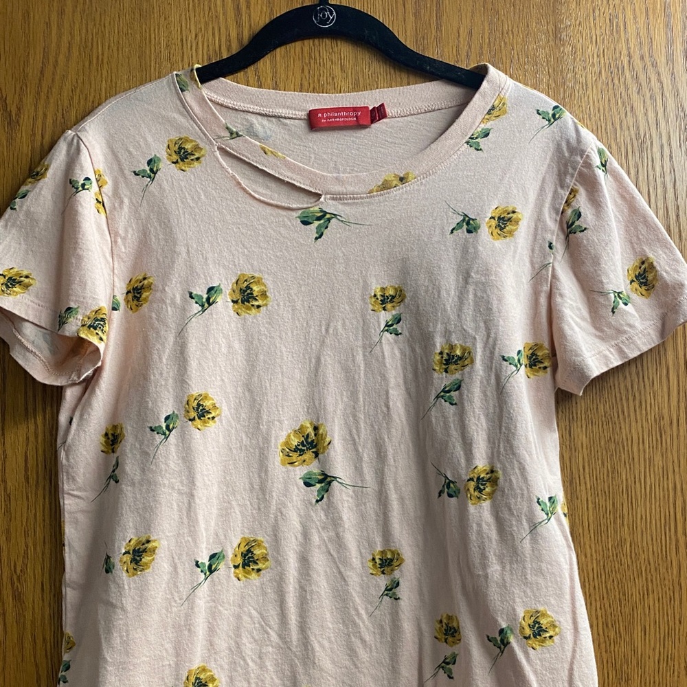 Woman's N: Philanthropy for Anthropolgie size M pink /yellow floral short sleeve